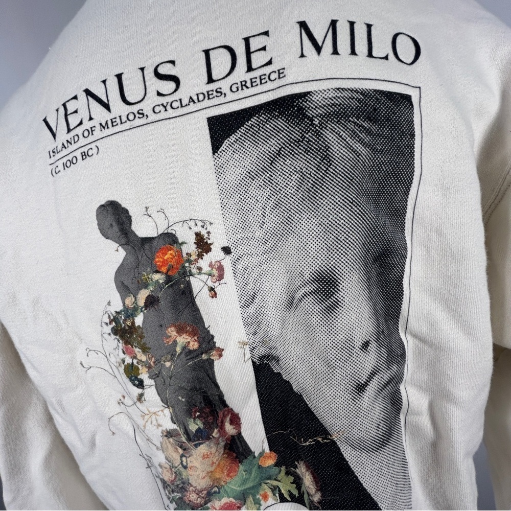 Uniqlo X Musee Du Louve Collab Cream Crewneck Sweater - Picture 5 of 11